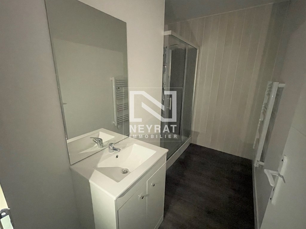 APPARTEMENT T3 - OUROUX SUR SAONE - 65.9 m2 - LOU&Eacute;