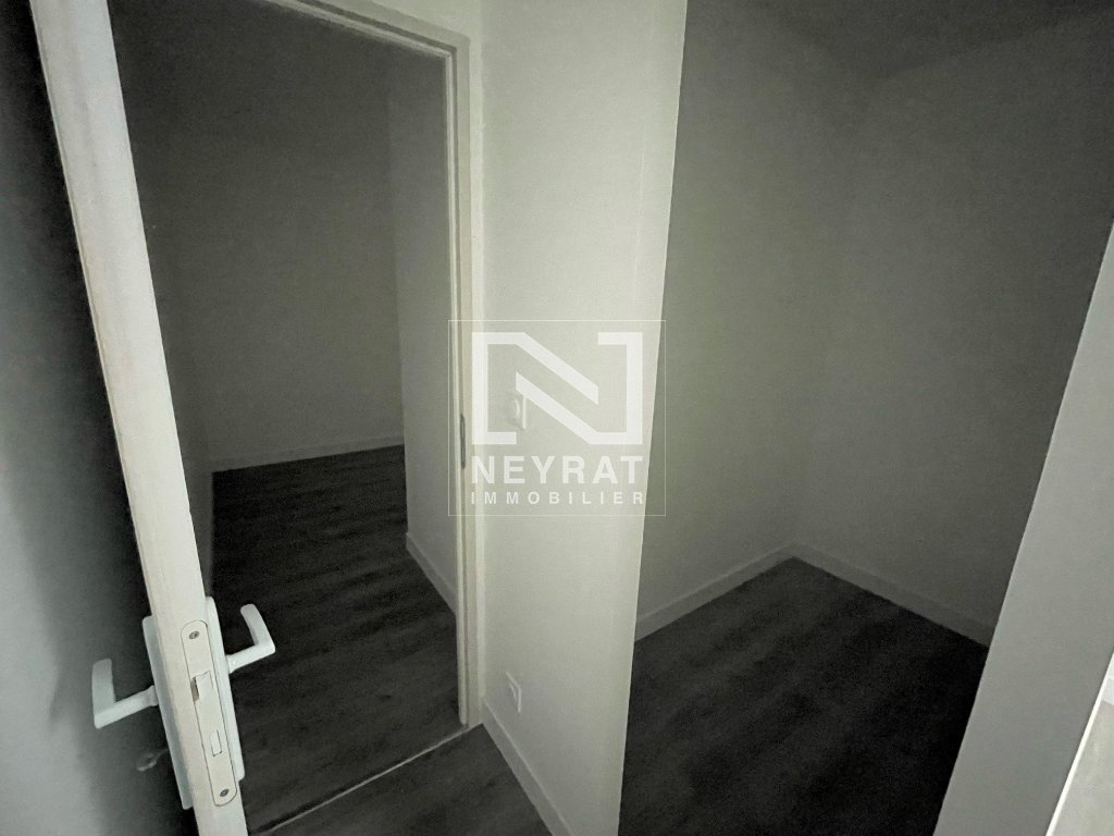 APPARTEMENT T3 - OUROUX SUR SAONE - 65.9 m2 - LOU&Eacute;