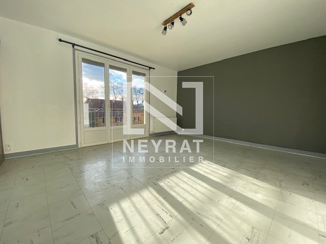 APPARTEMENT T3 A LOUER - PARAY LE MONIAL - 61.9 m2 - 470 &euro; charges comprises par mois