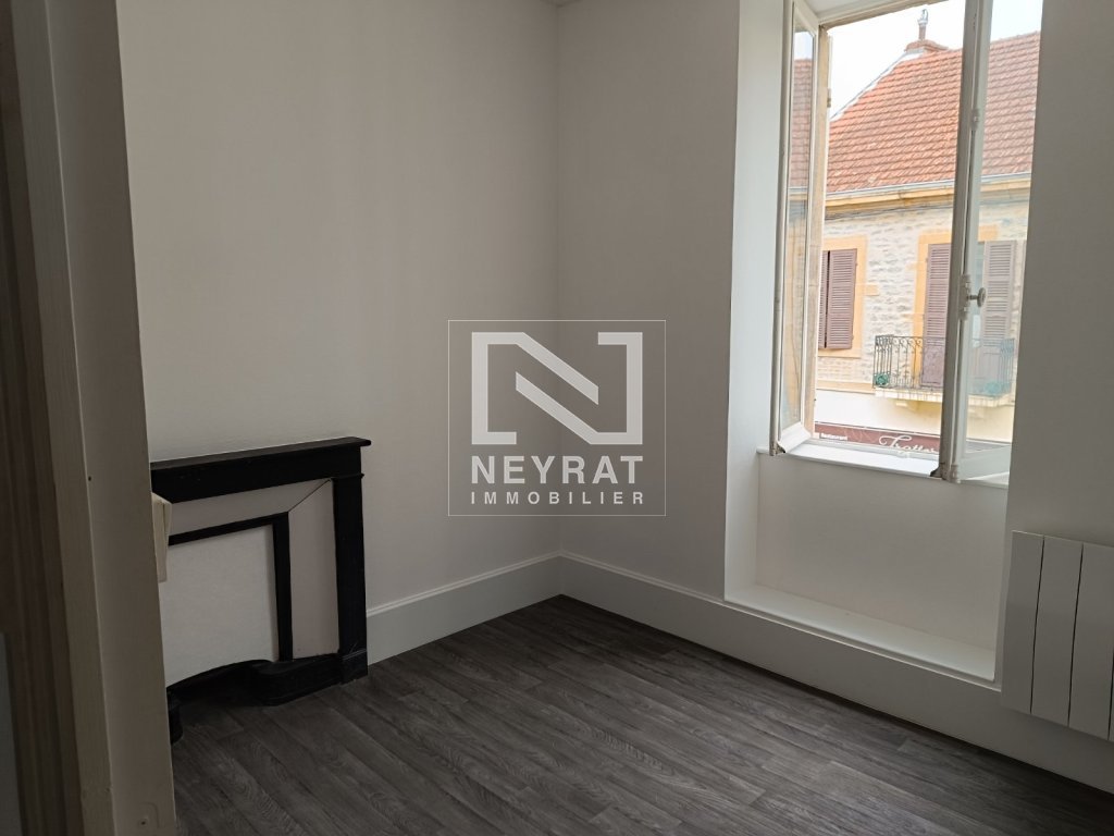 APPARTEMENT T3 - PARAY LE MONIAL - 45.25 m2 - LOU&Eacute;