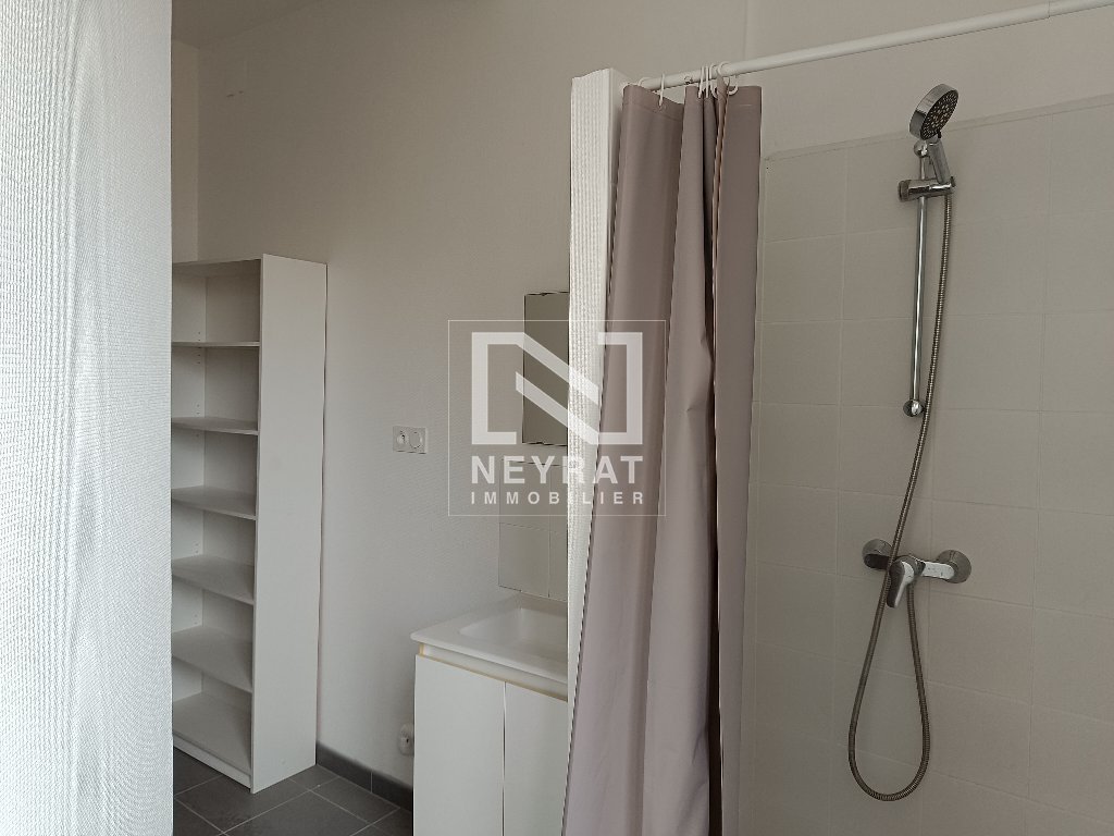 APPARTEMENT T3 - PARAY LE MONIAL - 52.77 m2 - LOU&Eacute;