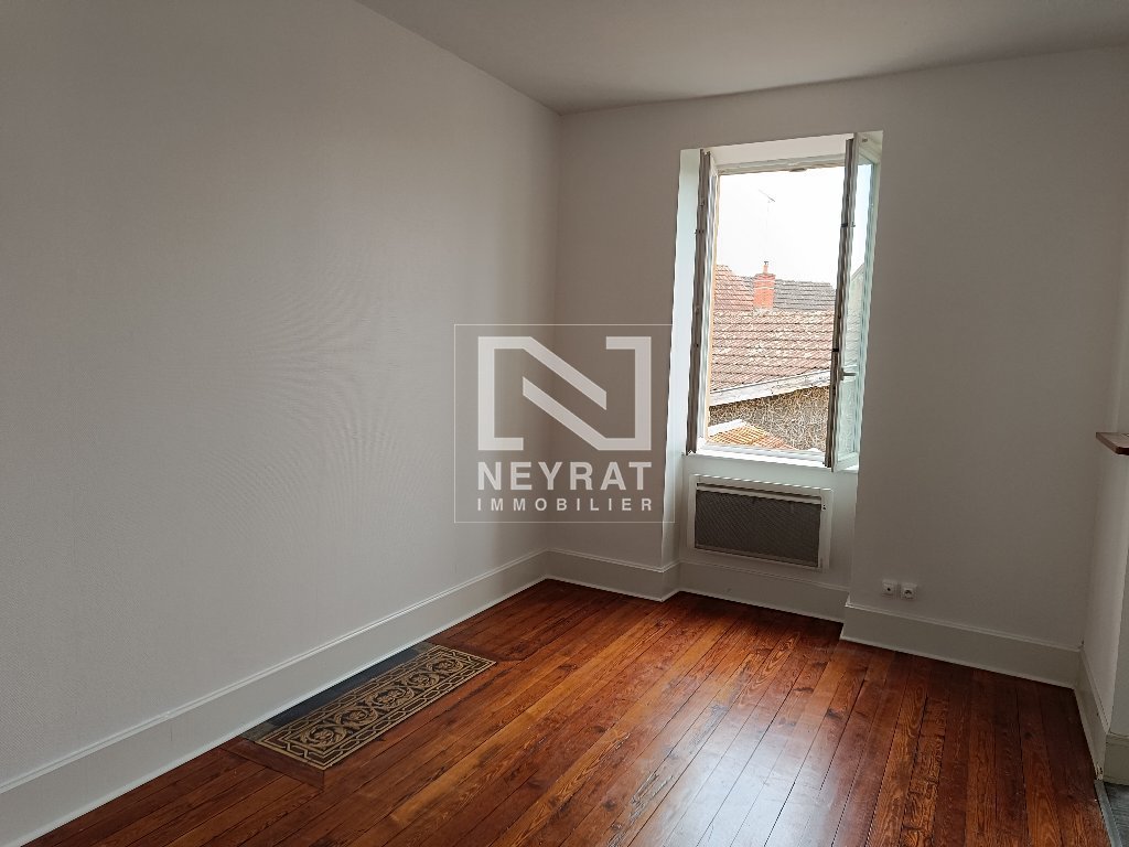 APPARTEMENT T3 - PARAY LE MONIAL - 52.77 m2 - LOU&Eacute;
