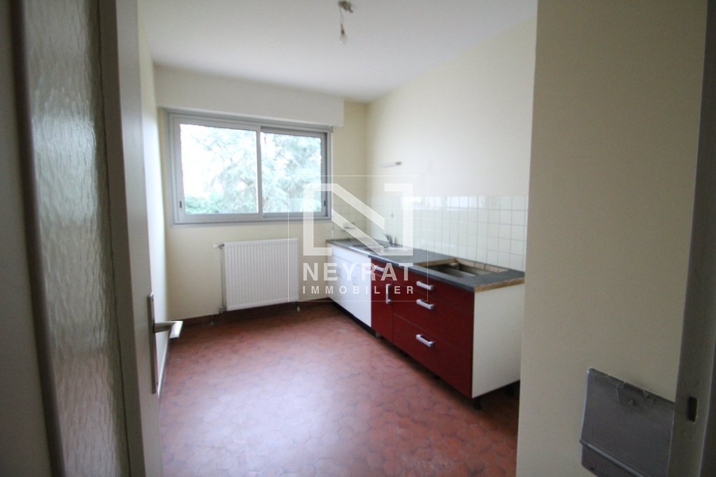 APPARTEMENT T3 A LOUER - PARAY LE MONIAL - 77 m2 - 680€ charges comprises par mois