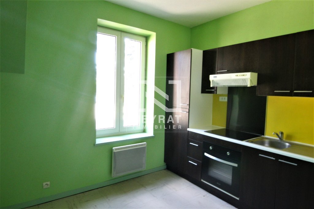APPARTEMENT T3 A LOUER - PIERRE DE BRESSE - 75 m2 - 585 &euro; charges comprises par mois