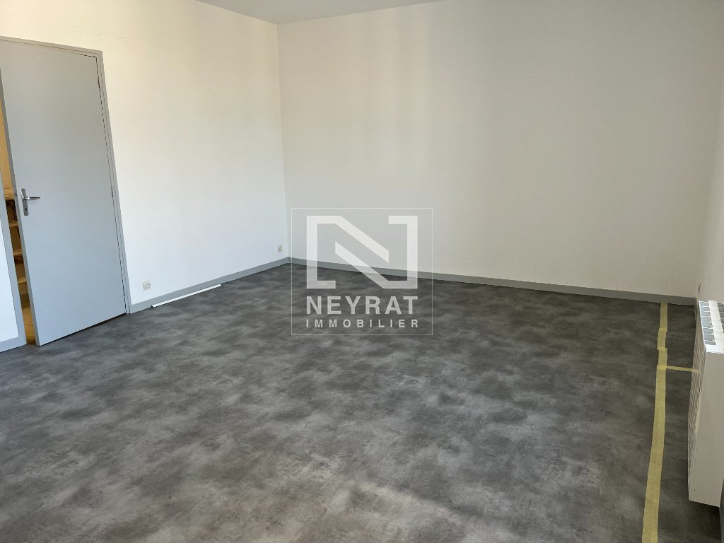 APPARTEMENT T3 A LOUER - PIERRE DE BRESSE - 71 m2 - 550�&euro; charges comprises par mois
