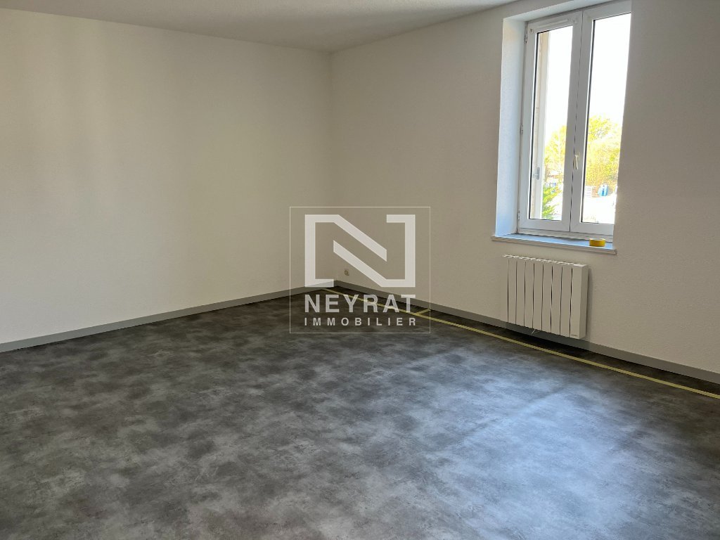 APPARTEMENT T3 A LOUER - PIERRE DE BRESSE - 71 m2 - 550�&euro; charges comprises par mois