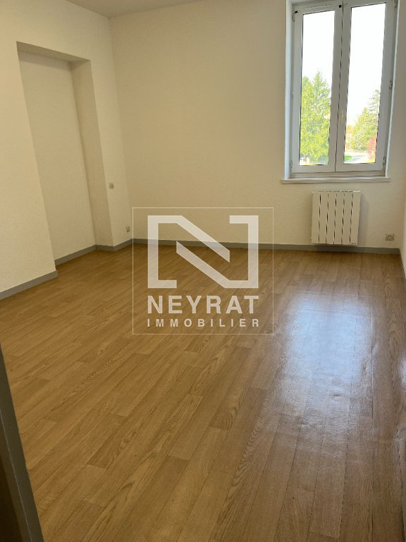 APPARTEMENT T3 A LOUER - PIERRE DE BRESSE - 71 m2 - 550�&euro; charges comprises par mois