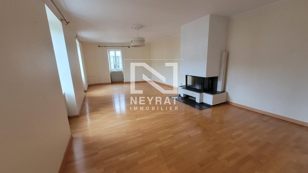 MAISON TYPE T3 - RULLY - 122.68 m2 - LOU&Eacute;