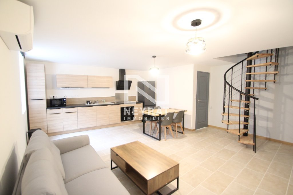 Maison Meubl�e mitoyenne de village T3 meubl�e A LOUER - RULLY - 51.19 m2 - 800�&euro; charges comprises par mois