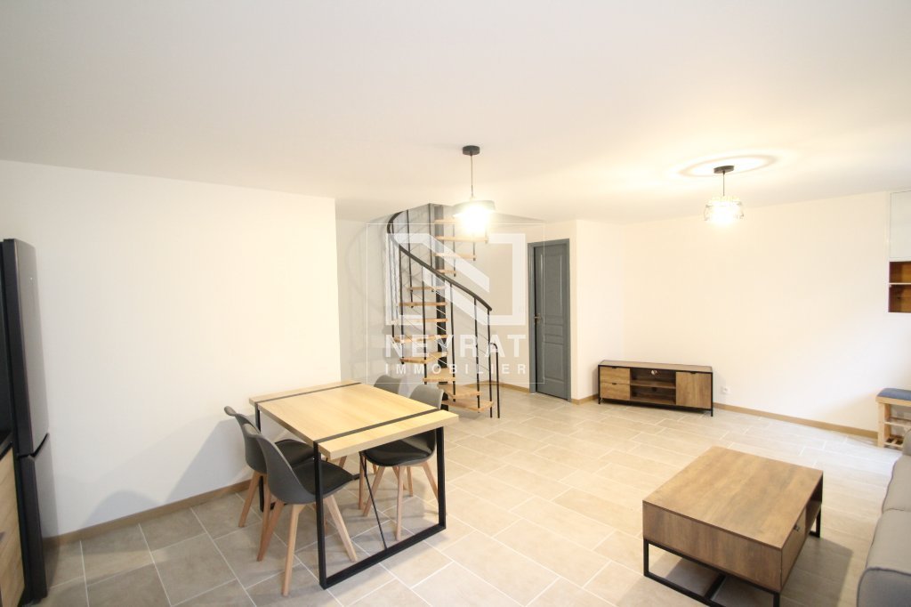 Maison Meubl�e mitoyenne de village T3 meubl�e A LOUER - RULLY - 51.19 m2 - 800�&euro; charges comprises par mois