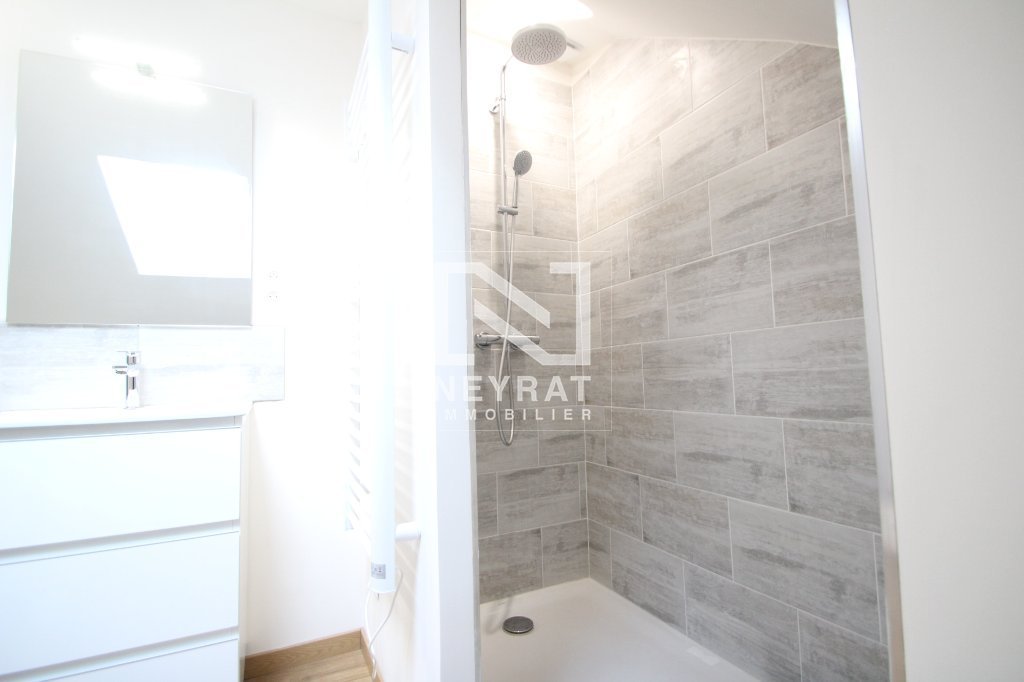 Maison Meubl�e mitoyenne de village T3 meubl�e A LOUER - RULLY - 51.19 m2 - 800�&euro; charges comprises par mois