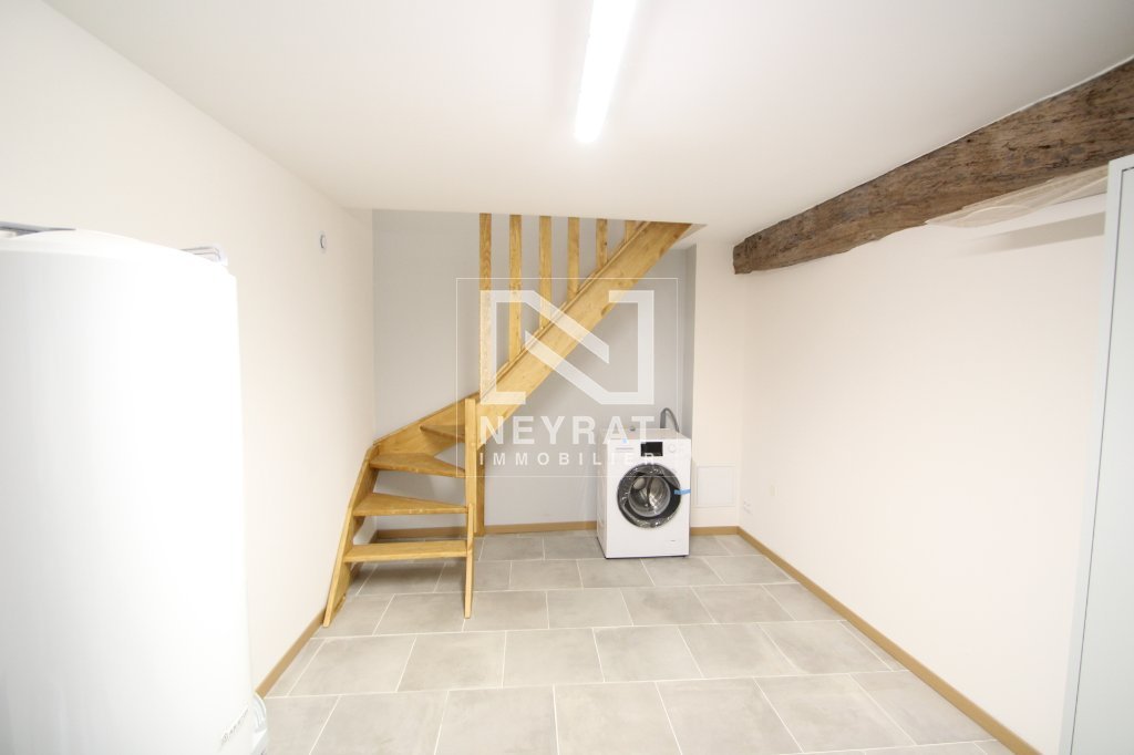 Maison Meubl�e mitoyenne de village T3 meubl�e A LOUER - RULLY - 51.19 m2 - 800�&euro; charges comprises par mois