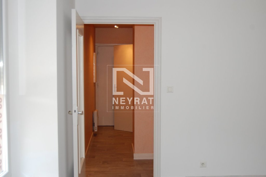 APPARTEMENT T3 A LOUER - SENNECEY LE GRAND - 64.48 m2 - 665 &euro; charges comprises par mois