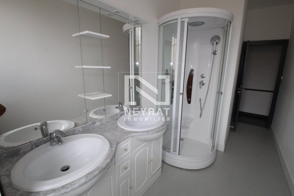 APPARTEMENT T3 - CHALON SUR SAONE proche commerces - 75 m2 - LOU&Eacute;