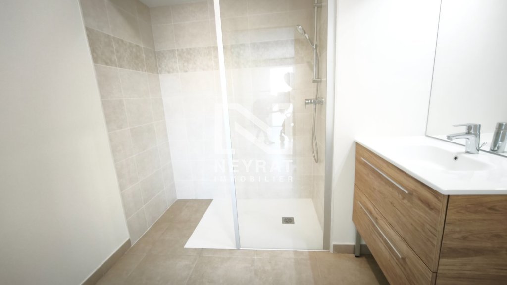 APPARTEMENT T3 A LOUER - ST REMY - 68.21 m2 - 870 &euro; charges comprises par mois
