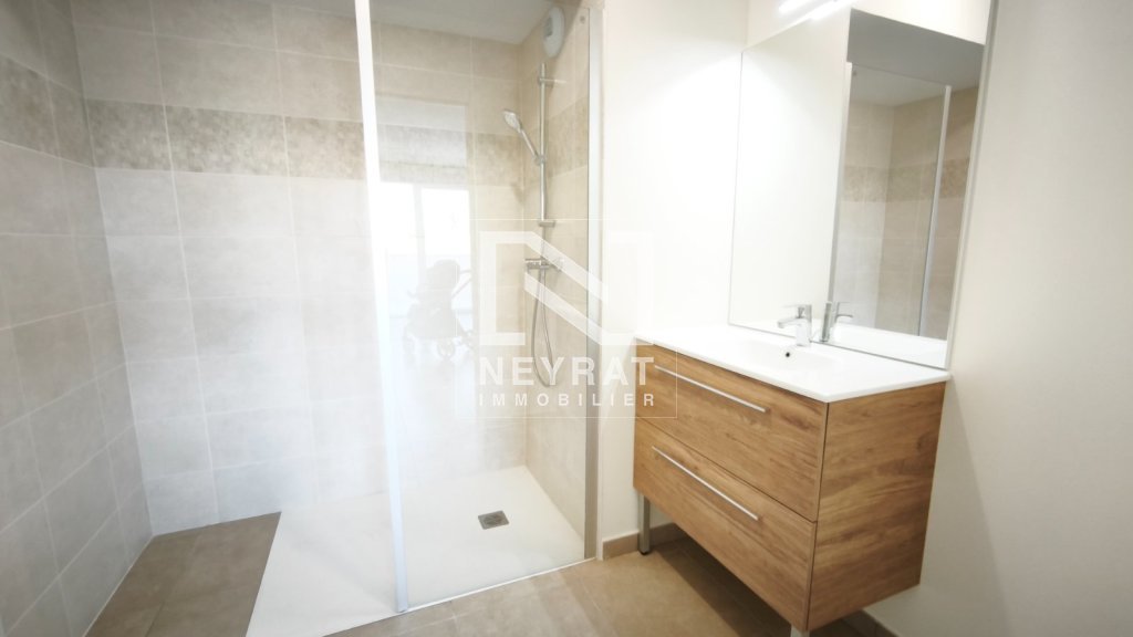 APPARTEMENT T3 A LOUER - ST REMY - 68.21 m2 - 870 &euro; charges comprises par mois