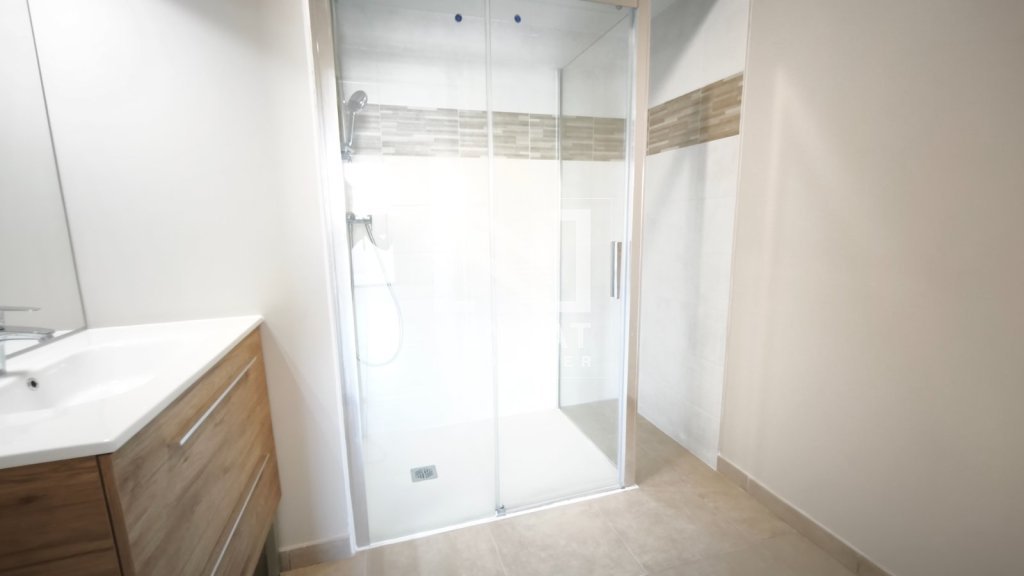 LES JARDINS D ELSA A LOUER - ST REMY - 68.21 m2 - 770 &euro; charges comprises par mois