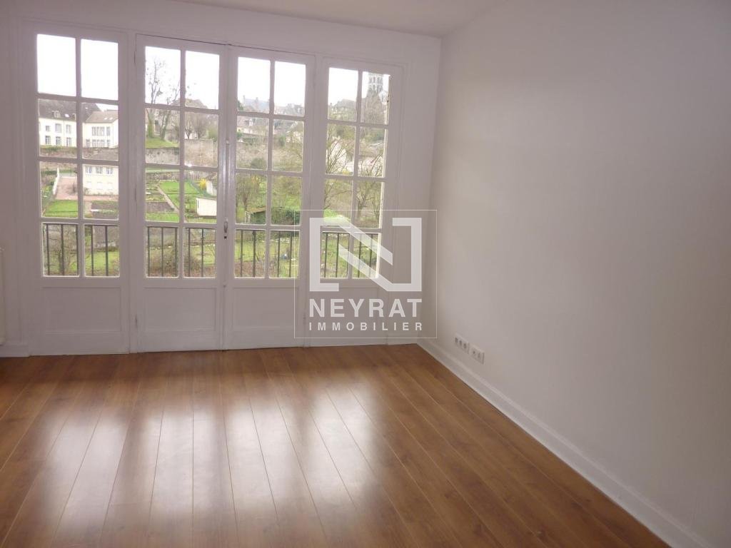 Appartement T3 67 m  Autun, balcon