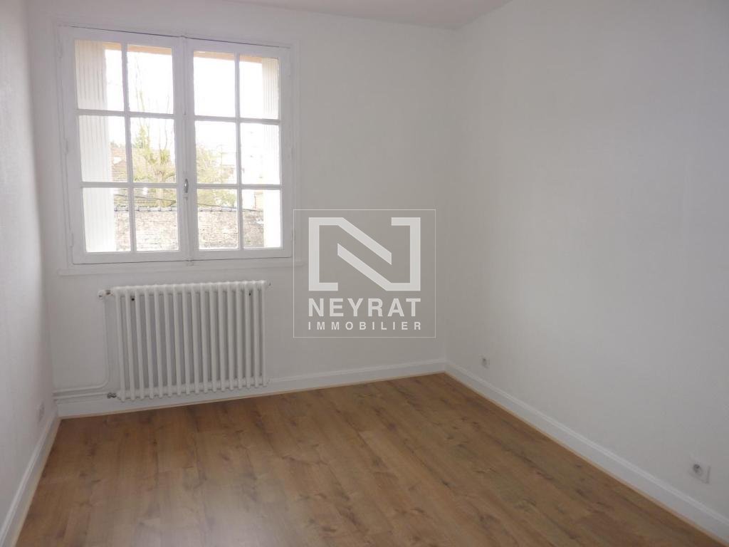 Appartement T3 67 m  Autun, balcon