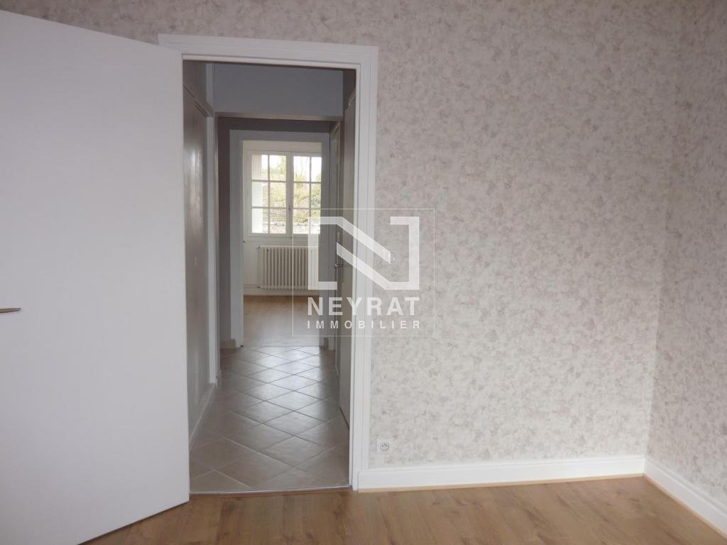 Appartement T3 67 m  Autun, balcon