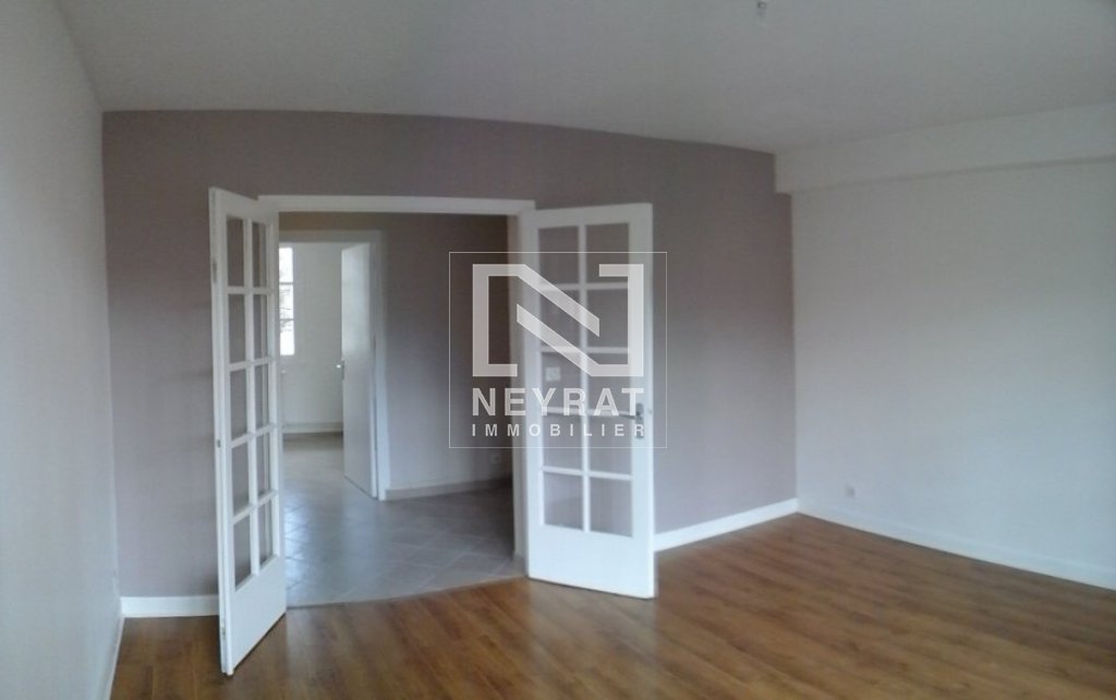 Appartement T3 67 m  Autun, balcon