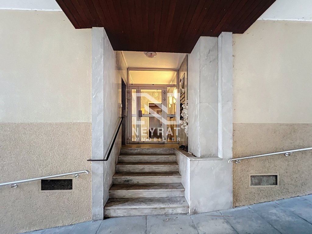 APPARTEMENT T3 A VENDRE - AUTUN - 74.5 m2 - 80�000�&euro;