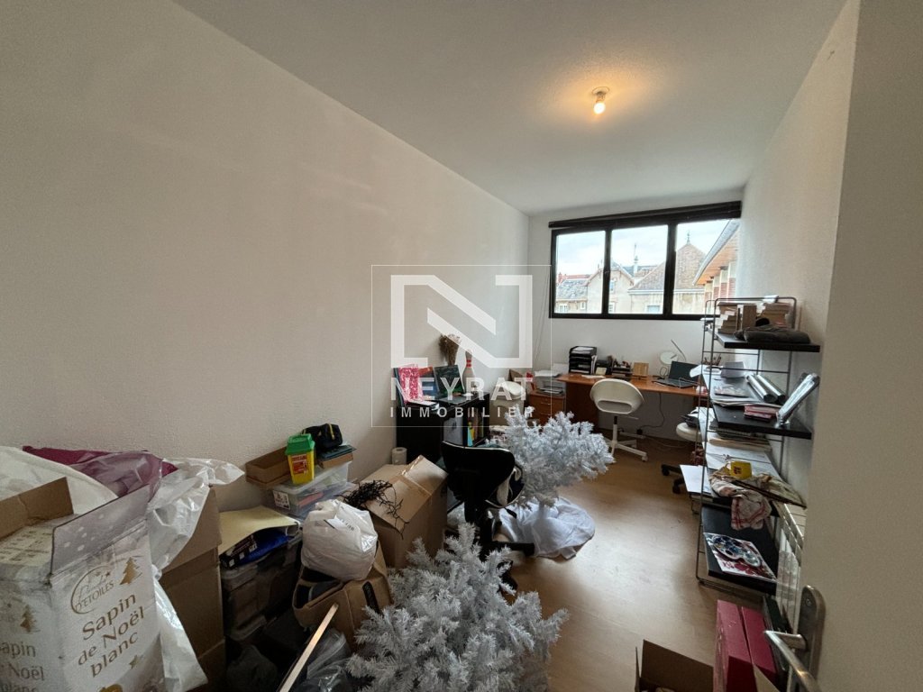 APPARTEMENT T3 A VENDRE - AUTUN - 74.48 m2 - 65 000 &euro;