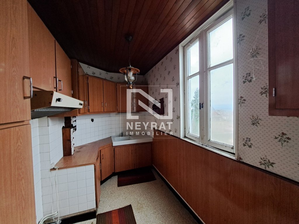 APPARTEMENT T3 A VENDRE - AUTUN - 93 m2 - 40 000 &euro;