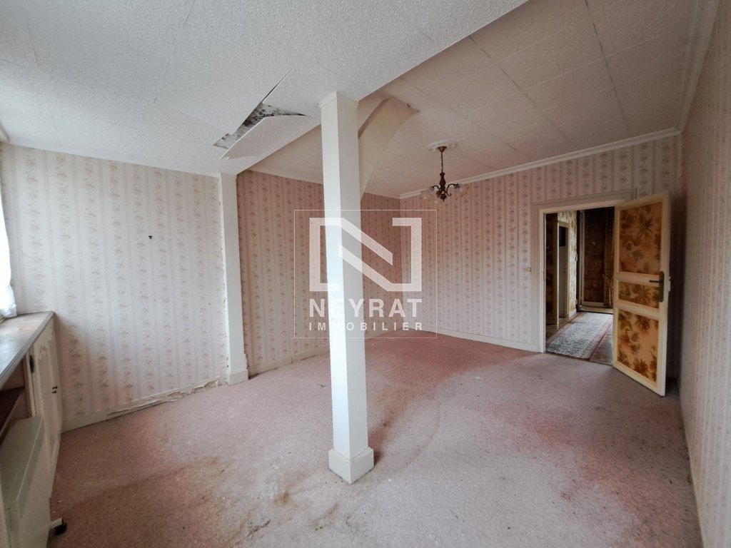 APPARTEMENT T3 A VENDRE - AUTUN - 93 m2 - 40 000 &euro;