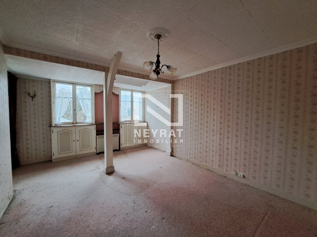 APPARTEMENT T3 A VENDRE - AUTUN - 93 m2 - 40 000 &euro;