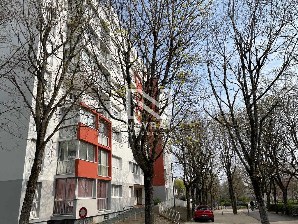 Spacieux T3 de 85 m2 A VENDRE - BEAUNE - 85.62 m2 - 165000€