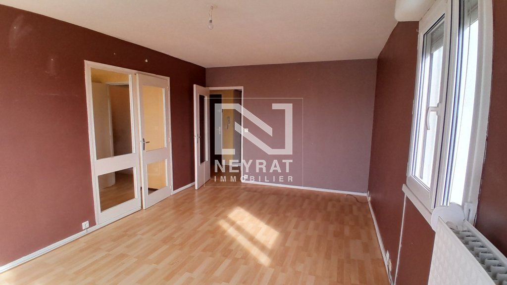 T3 68 m� � Chalon-sur-Sa�ne, dernier �tage avec balcon