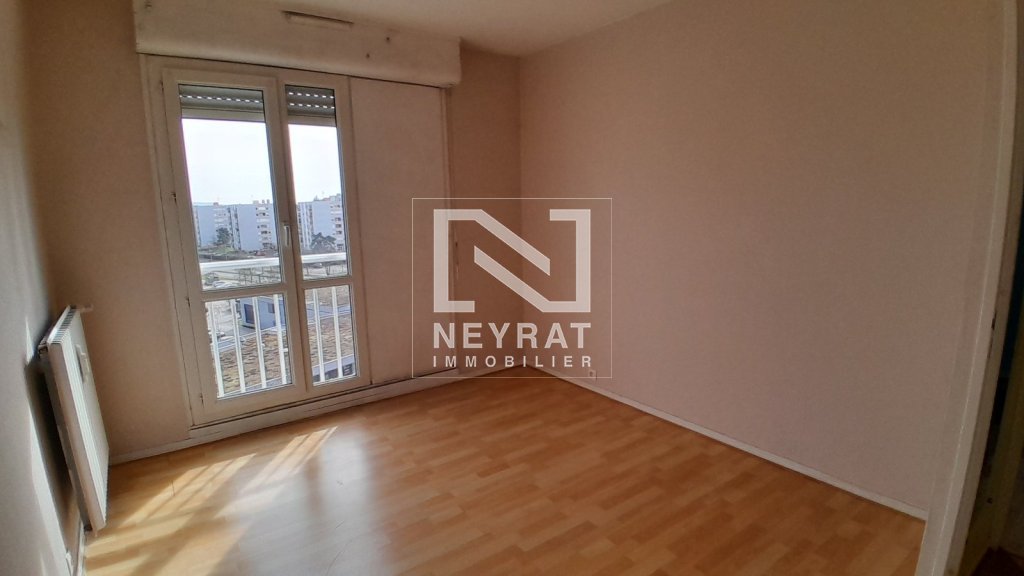 T3 68 m� � Chalon-sur-Sa�ne, dernier �tage avec balcon