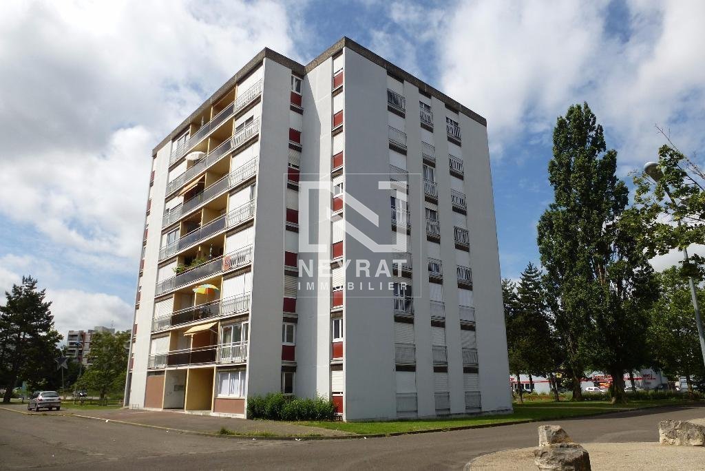 T3 68 m� � Chalon-sur-Sa�ne, dernier �tage avec balcon