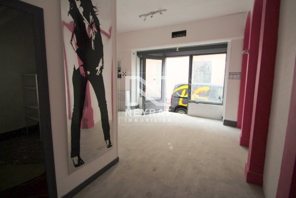 LOCAL COMMERCIAL A VENDRE - CHALON SUR SAONE - 81.84 m2 - 51000€