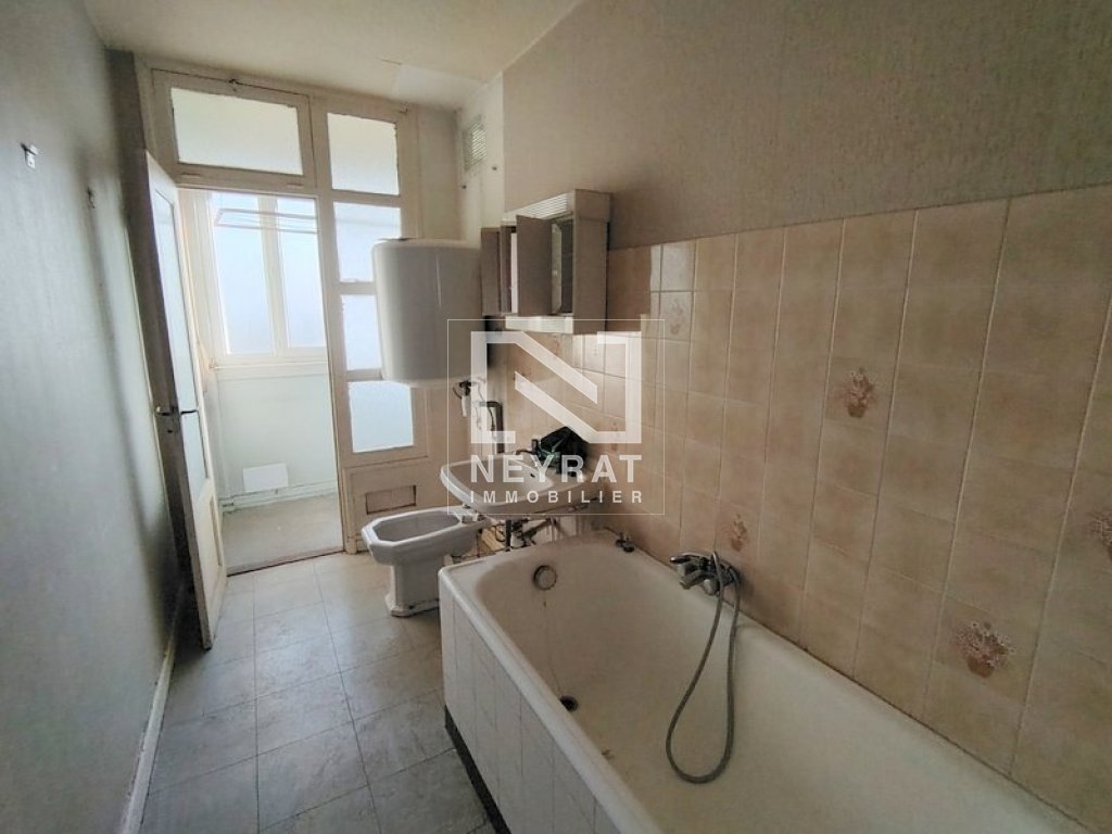 APPARTEMENT T3 A VENDRE - CHALON SUR SAONE - 76.24 m2 - 66600€