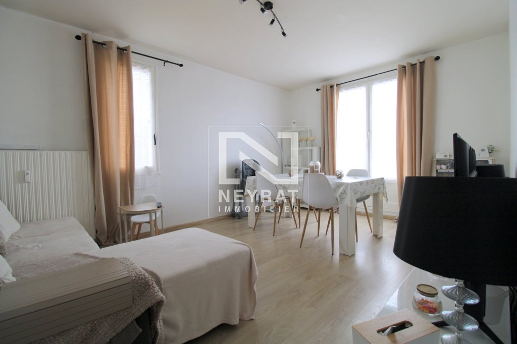 APPARTEMENT T3 - CHAMPFORGEUIL - 64 m2 - VENDU