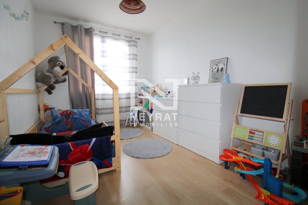 APPARTEMENT T3 - CHAMPFORGEUIL - 64 m2 - VENDU