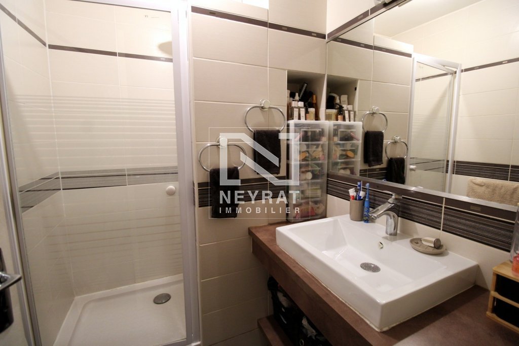 APPARTEMENT T3 - CHAMPFORGEUIL - 64 m2 - VENDU