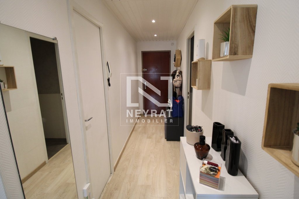 APPARTEMENT T3 - CHAMPFORGEUIL - 64 m2 - VENDU