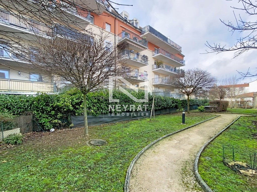 T3 EN REZ DE JARDIN AVEC STATIONNEMENT PRIV� A VENDRE - DIJON MONTCHAPET/JOUVENCE - 60.61 m2 - 210�000�&euro;