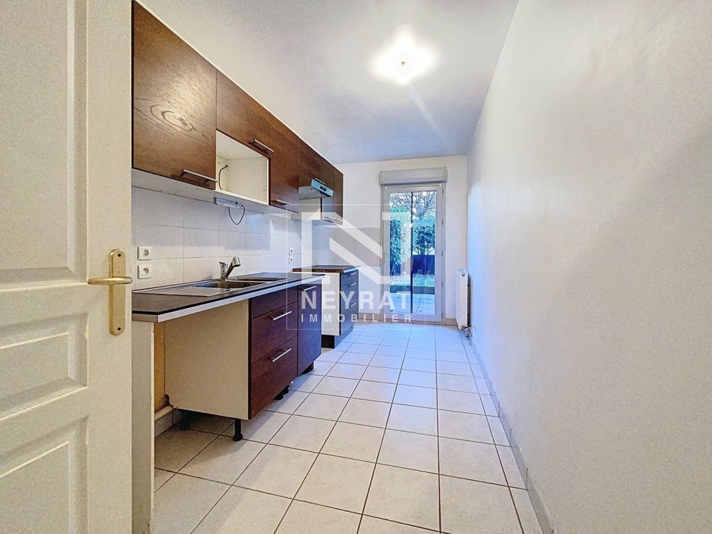 T3 EN REZ DE JARDIN AVEC STATIONNEMENT PRIV� A VENDRE - DIJON MONTCHAPET/JOUVENCE - 60.61 m2 - 210�000�&euro;