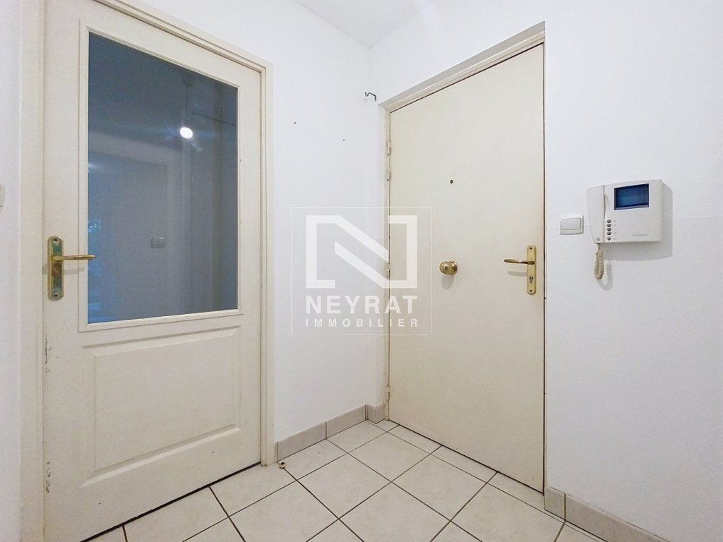 T3 EN REZ DE JARDIN AVEC STATIONNEMENT PRIV� A VENDRE - DIJON MONTCHAPET/JOUVENCE - 60.61 m2 - 210�000�&euro;