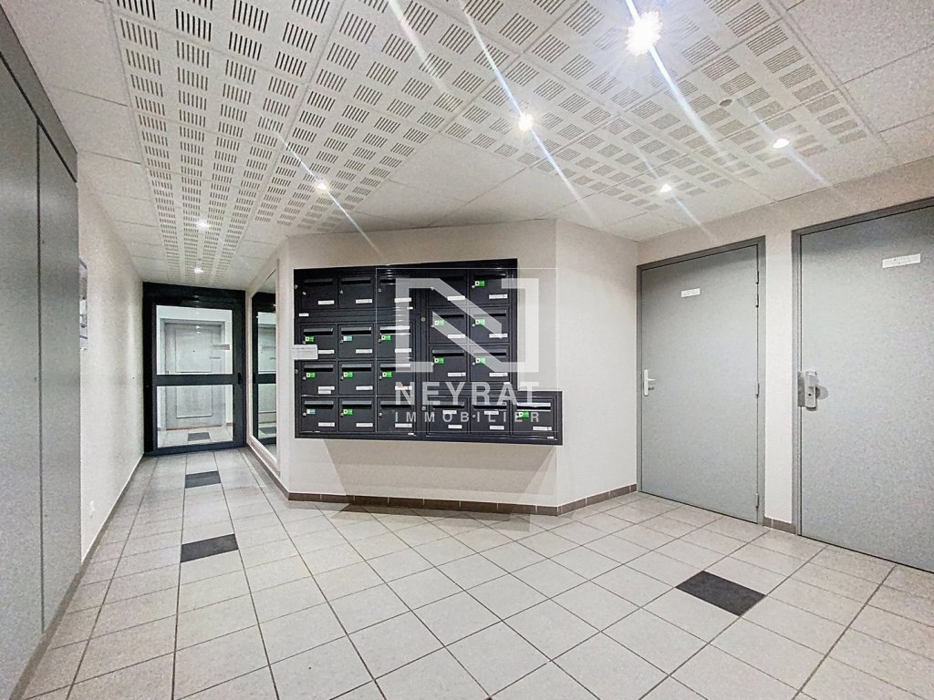 T3 EN REZ DE JARDIN AVEC STATIONNEMENT PRIV� A VENDRE - DIJON MONTCHAPET/JOUVENCE - 60.61 m2 - 210�000�&euro;