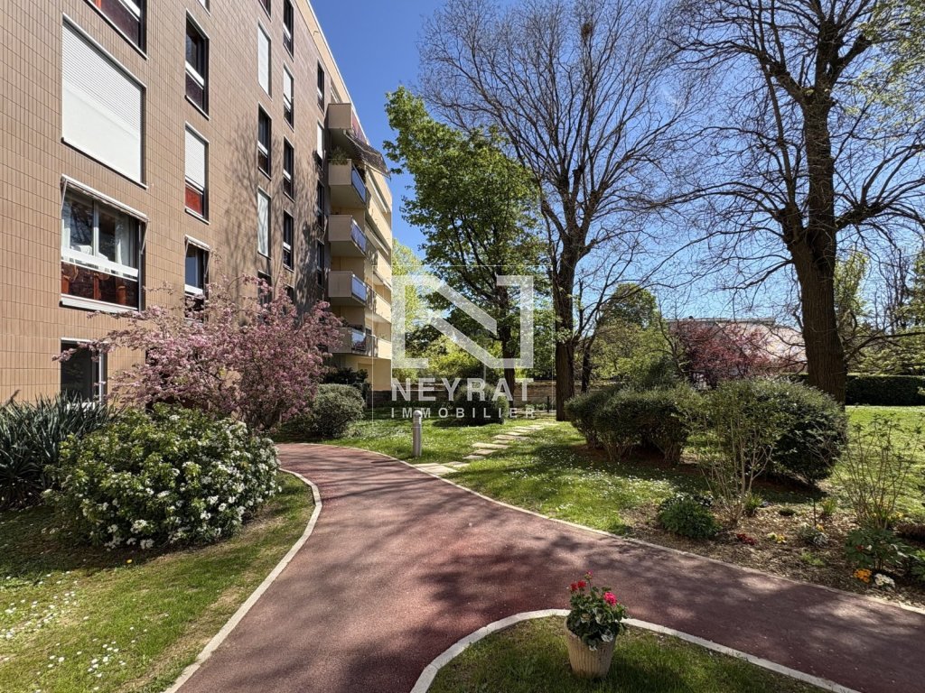 APPARTEMENT TYPE 3 AVEC BALCON A VENDRE - DIJON - 70.6 m2 - 230 000 &euro;