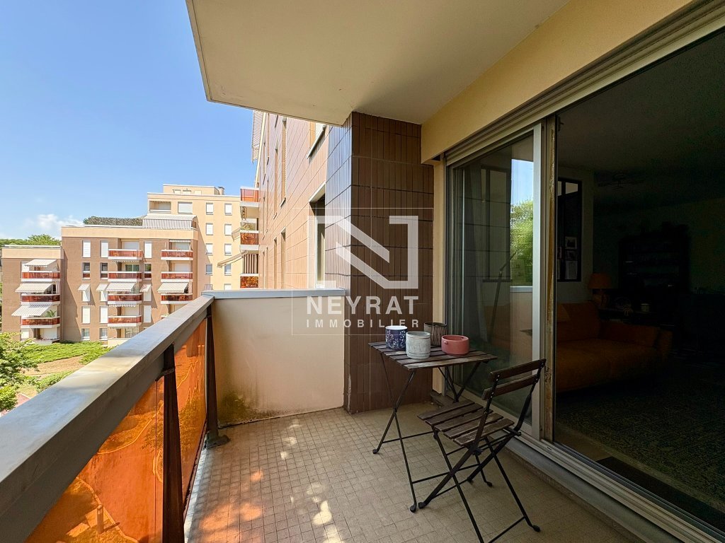 Appartement avec balcon, cave et garage privatif - Environnement verdoyant - Quartier Wilson / Allées du parc