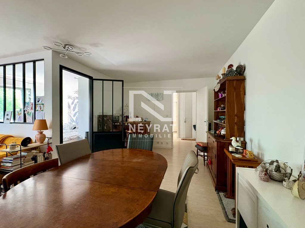 Appartement avec balcon, cave et garage privatif - Environnement verdoyant - Quartier Wilson / Allées du parc