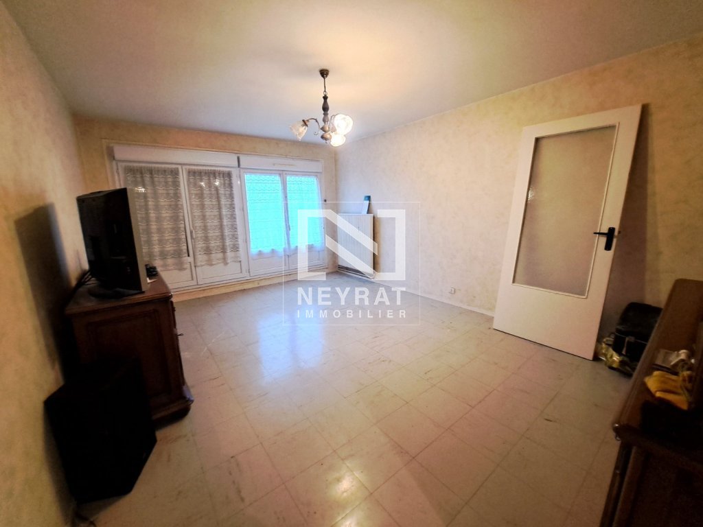 APPARTEMENT T3 - LUZY - 65.65 m2 - VENDU