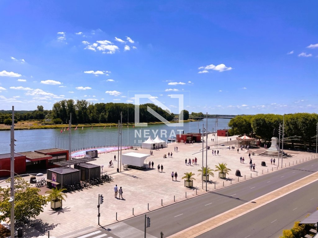 T3 avec balcon et vue Saône
