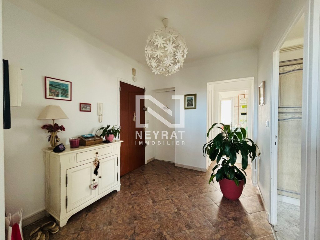 APPARTEMENT T3 A VENDRE - MONTCEAU LES MINES - 96 m2 - 45�000�&euro;